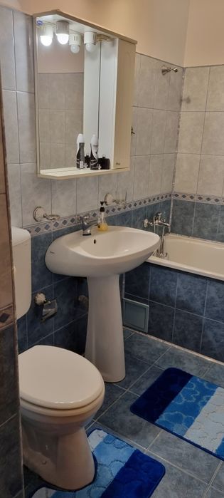 Inchiriez apartament doua camere Micro 3 langa Scoala 13 Matei Basarab