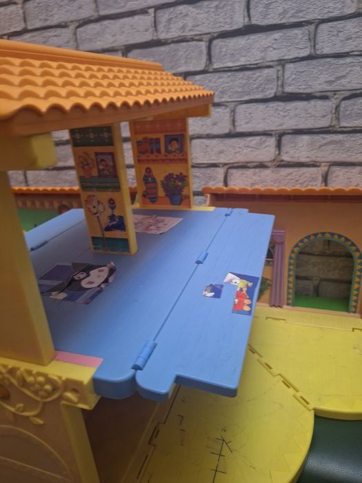 Продам  детский игрушечный домик