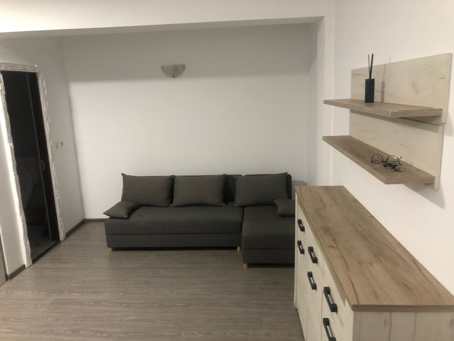 Închiriez apartament cu o camera zona Pronto