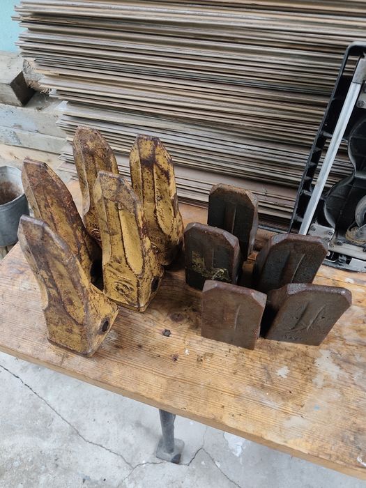 Зубья коронки на ковш экскаватора