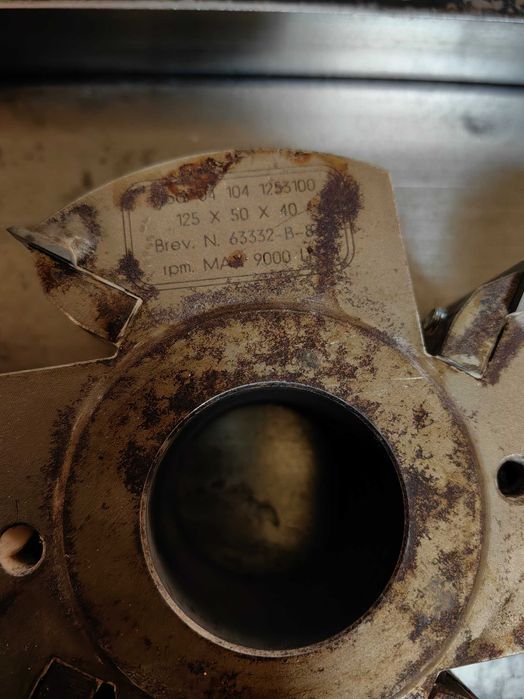 Freza rindeluit tamplarie