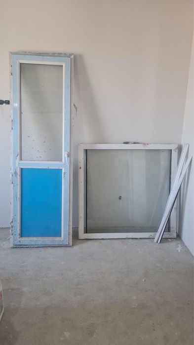 Окно и дверь в комплекте