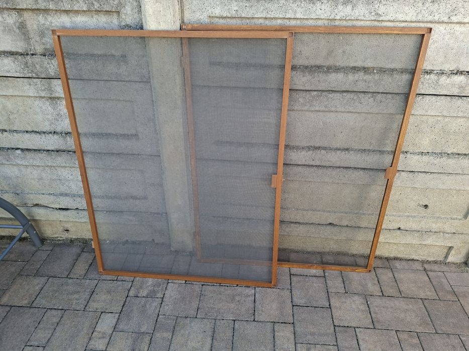 Plasa geam anti-insecte