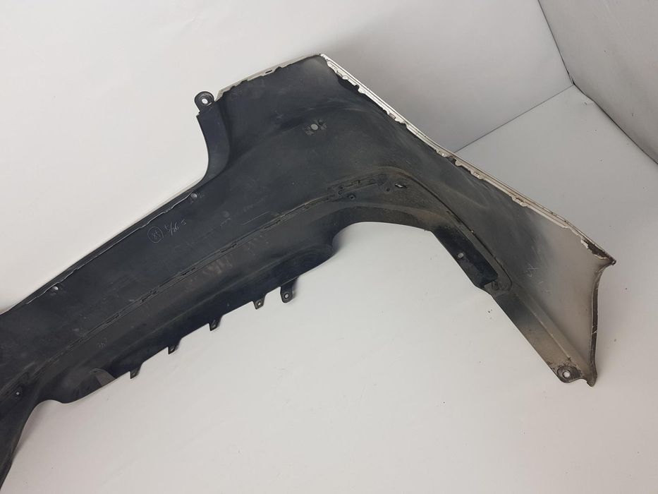 Bara spate Toyota Camry dupa 2017