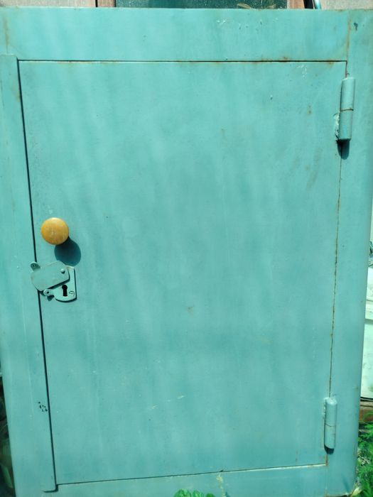 Продам сейф срочно