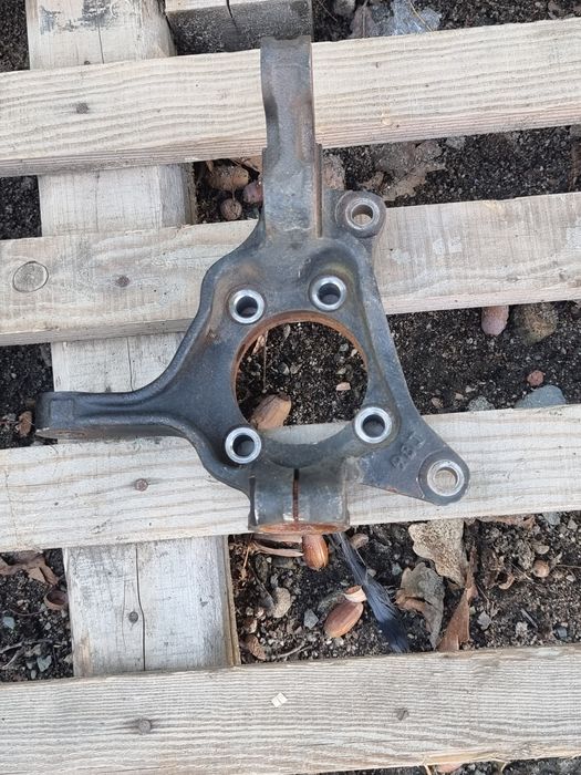 Ступица передняя на Subaru  BR  BP BL