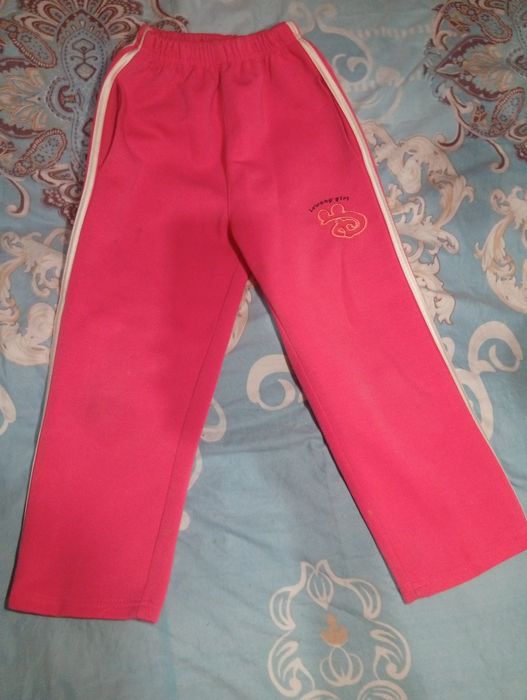 Qizlar uchun bolalar kiyimlari