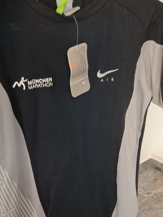 Tricou Nike Air nou cu etichetă