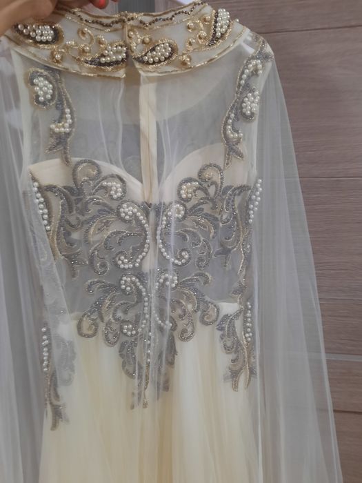 Продам платье га узату новая