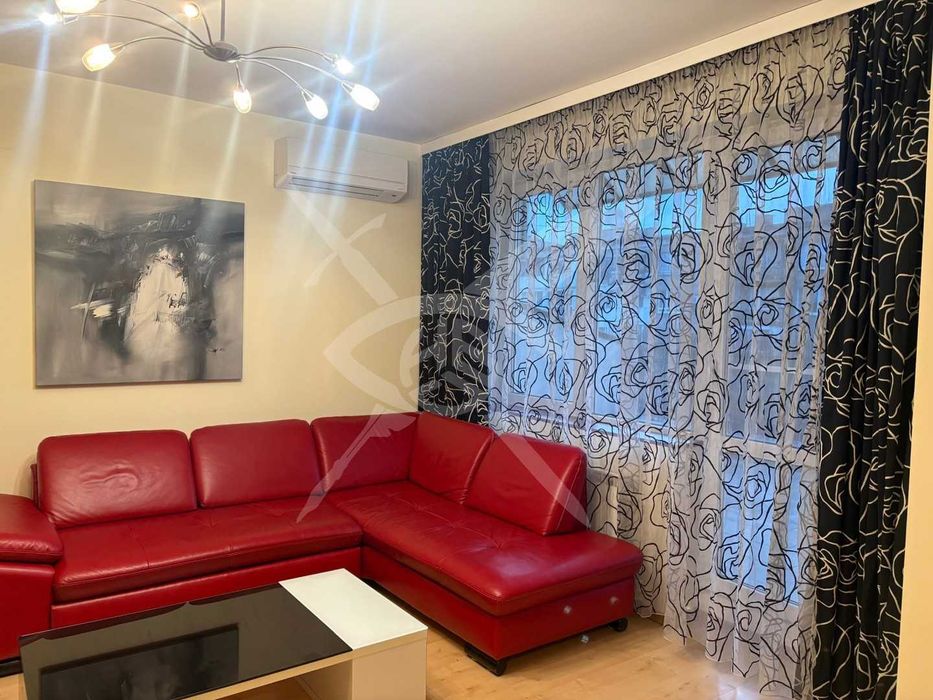 Дава се под наем Двустаен апартамент в София, Гоце Делчев - 70 кв.м за 648.21 € - Снимка #1