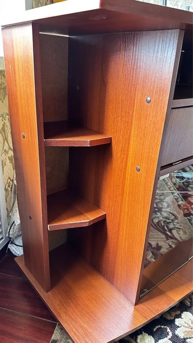 Продаётся тумба под телевизор