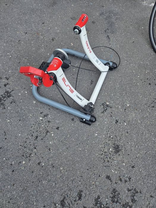 Vand cursiere GIANT și B-Twin Triban500