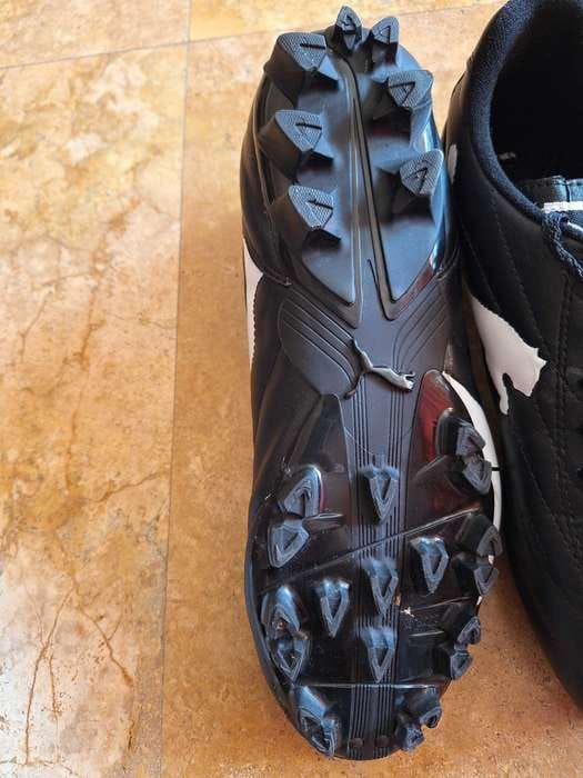 Vând ghete fotbal 43