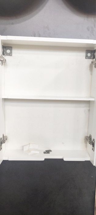 Зеркало с шкафом новый