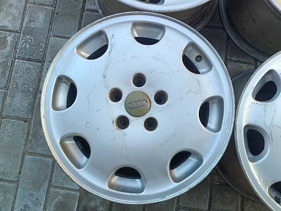 Продам оригинальные легкосплавные диски "Ronal" на Audi 100.