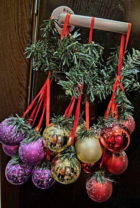 Продавам  Коледна  украса