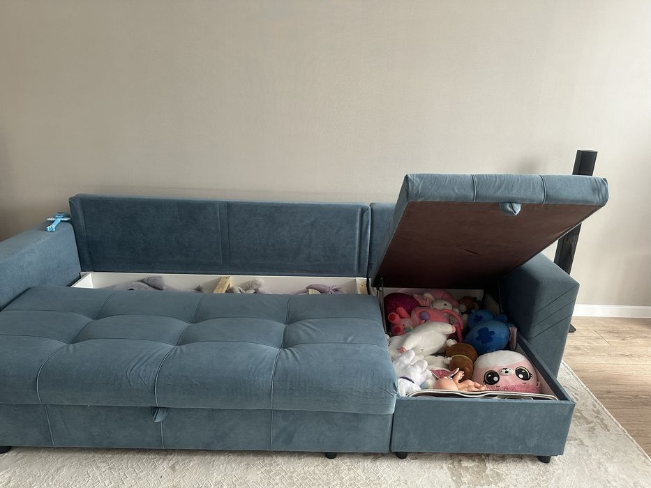 Диван с подушками 110.000