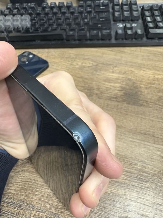 Продам Айфон 13 128