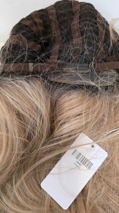 Perucă HAIRCUBE blond bej cu rădăcini închise, bob lung până la umeri