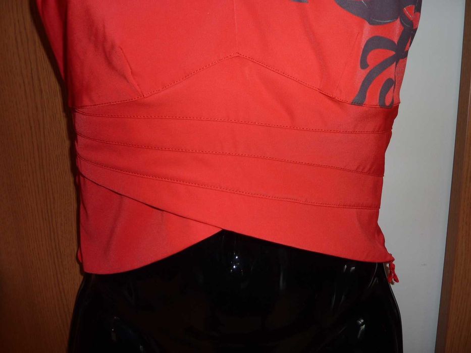 Бюстие Nike, Adidas