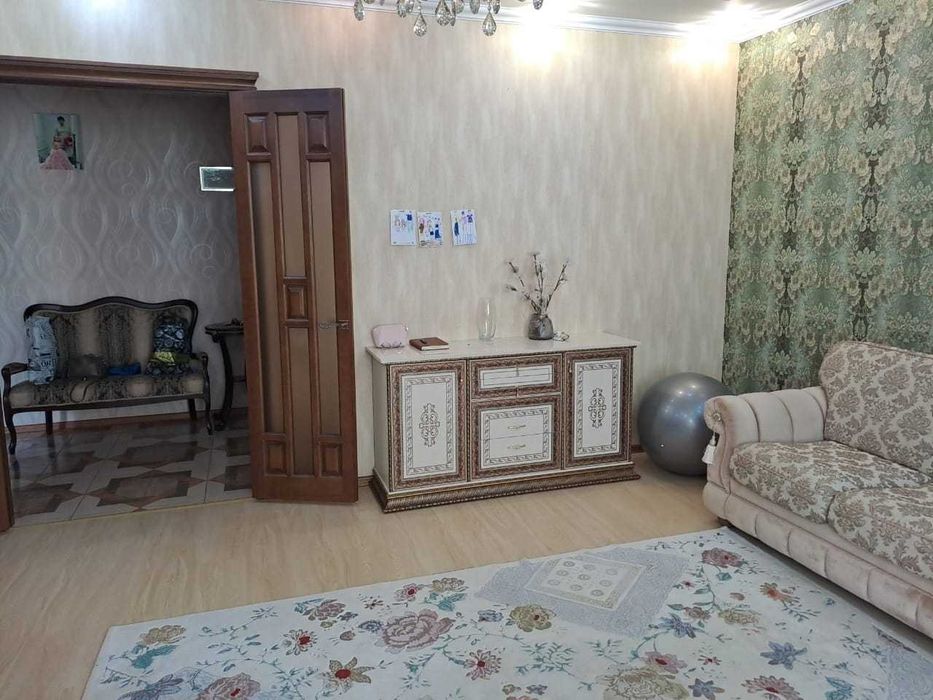 Продам 2-ком просторную квартиру