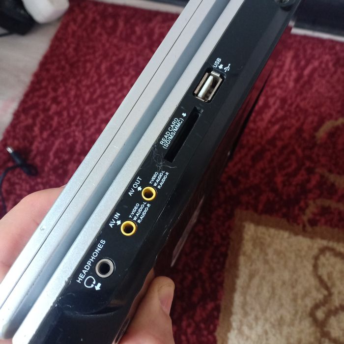 Портативный  DVD