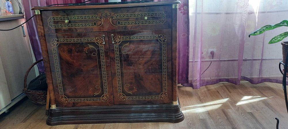 Комод (для гостинной, спальни)