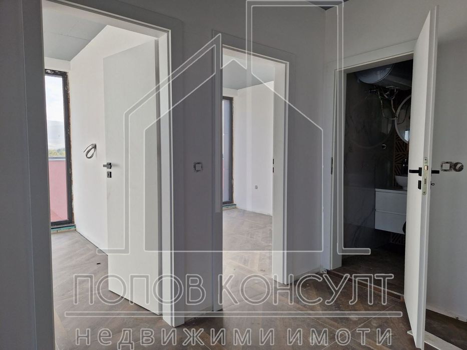 Промишлено складово хале с шоурум и офиси