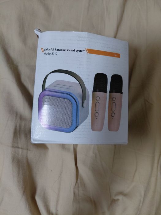 Караоке-система. Колонка, и два микрофона