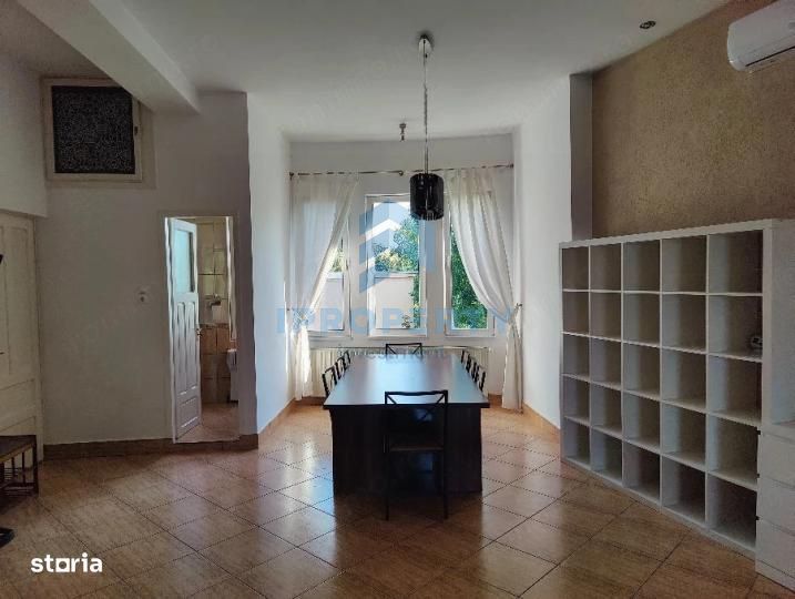 Apartament 3 camere Primaverii cu centrala proprie in vila reabilitata