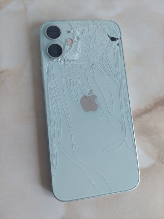 Vând Apple iPhone 12 Mini [spart] [pentru piese] //poze reale