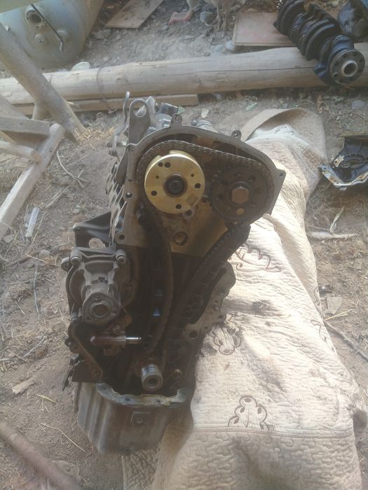 Гольф 5 матор позапчастями.