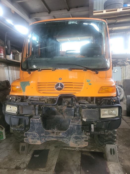 Продам машину UNIMOG U 400
