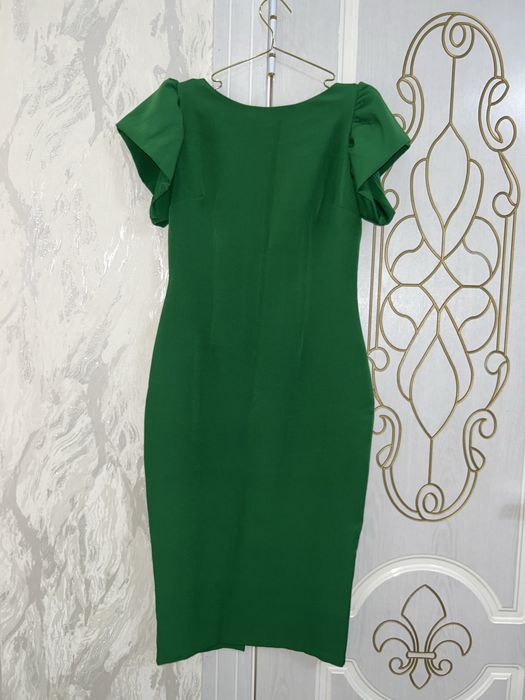 Зелёное   платье