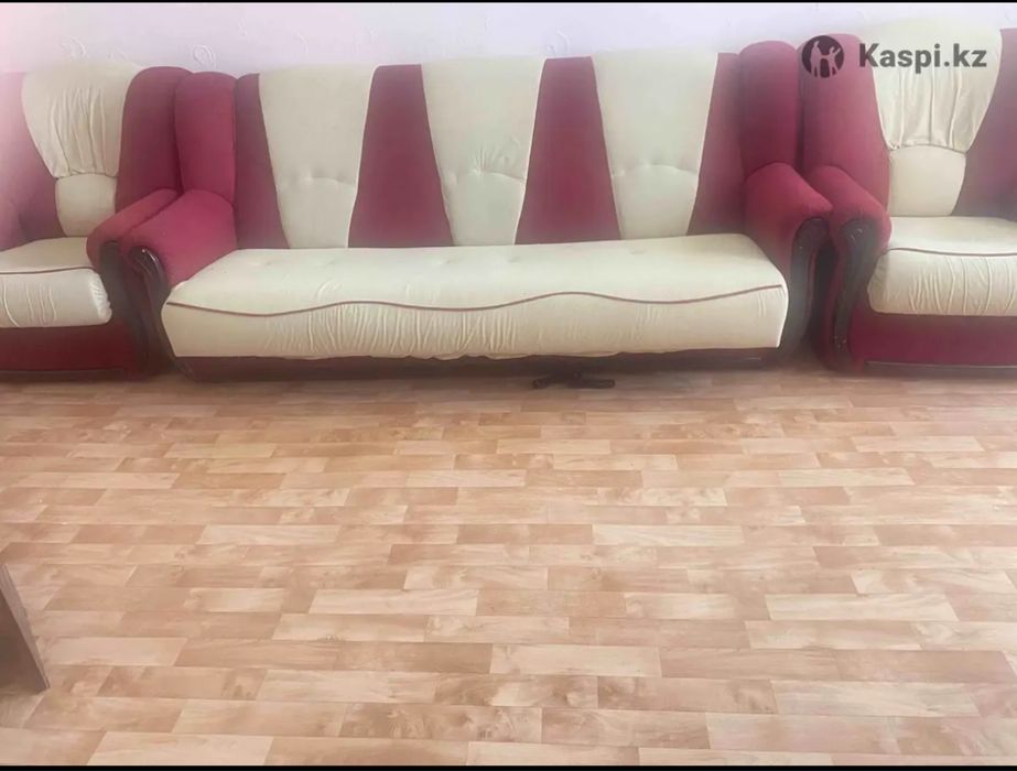 Диван және екі кресло
