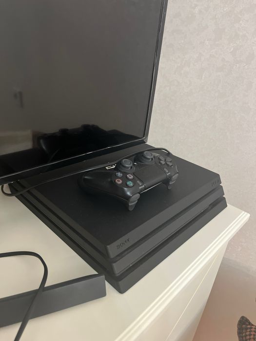 Playstation 4 PRO (1 TB Память)