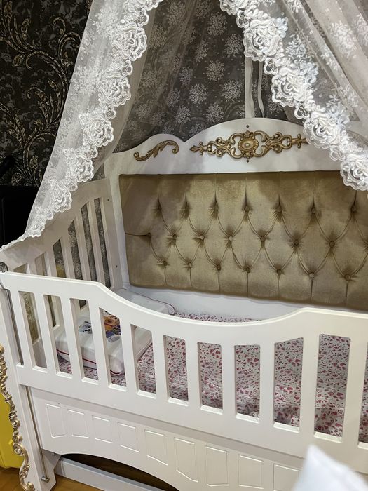 Детско легло с балдахин