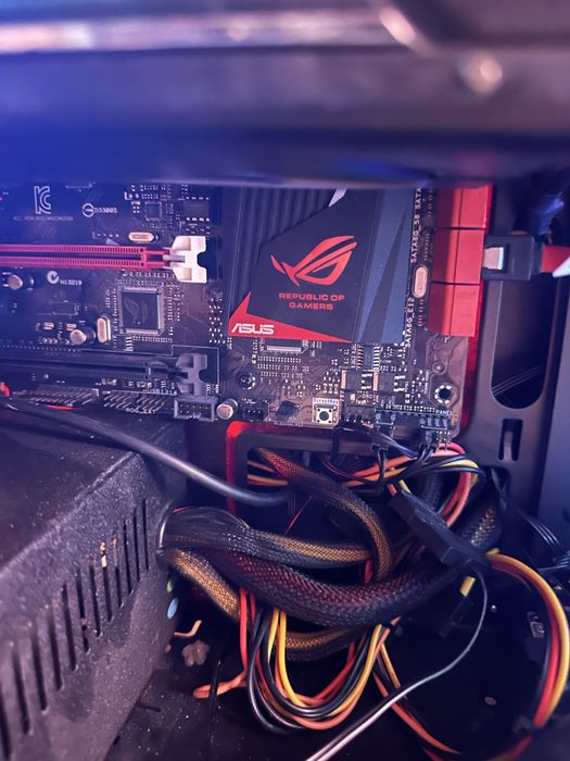 Vând pc gaming