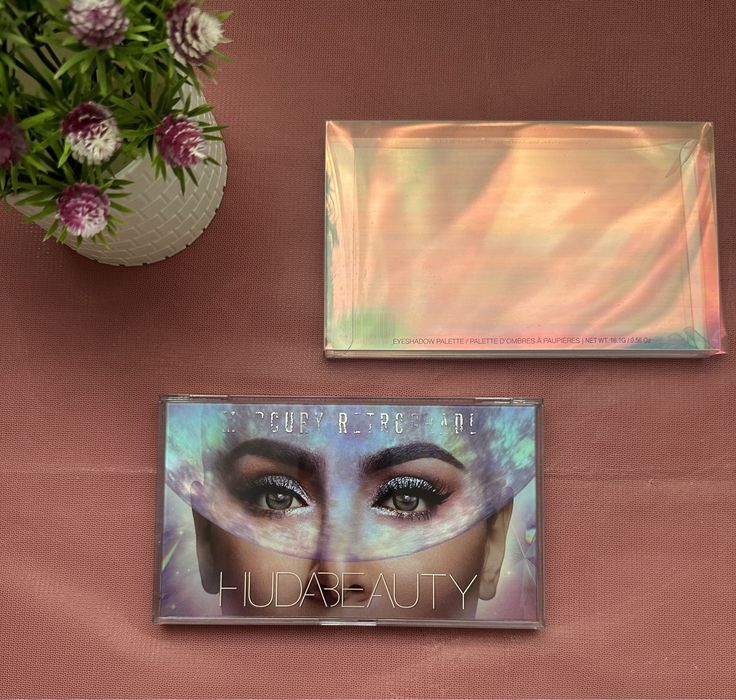 Тени Huda beauty - mercury retrograde