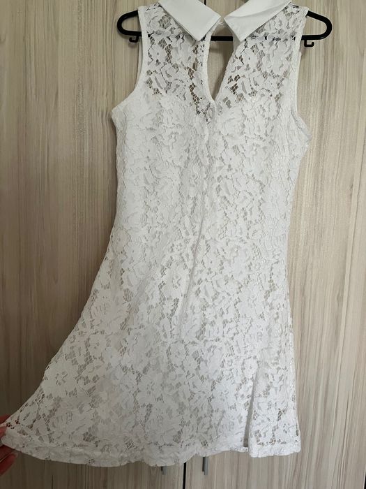 Бяла лятна дантелена рокля по модел на Avin