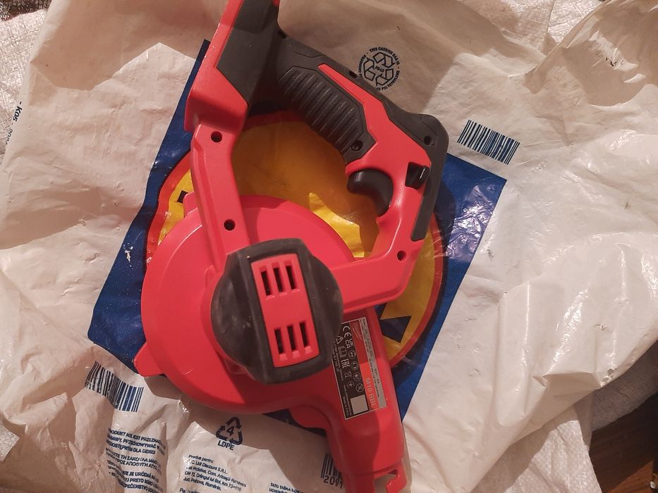 Milwaukee suflanta aer nou