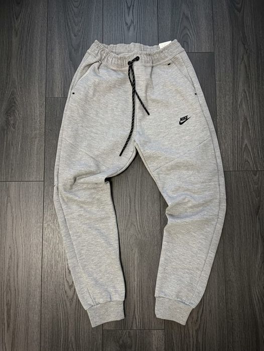 Trening Nike Tech Gri - Set Complet