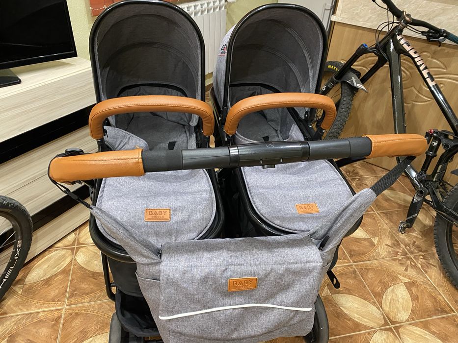 Комбинирана количка за близнаци 2 в 1 Количката