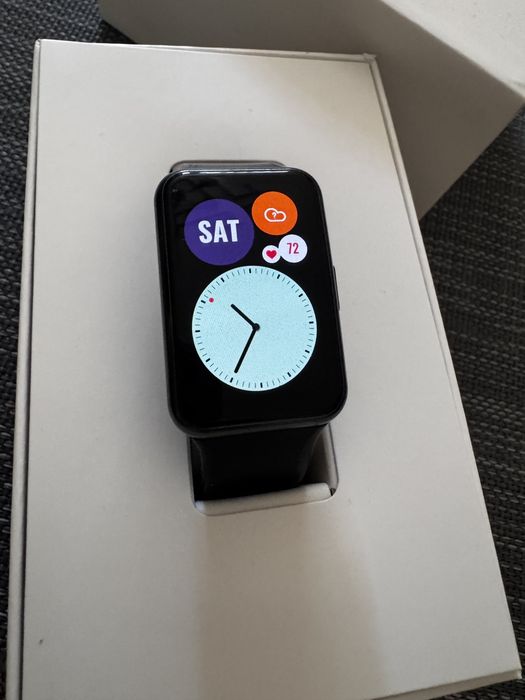 Huawei Watch Fit в отлично състояние