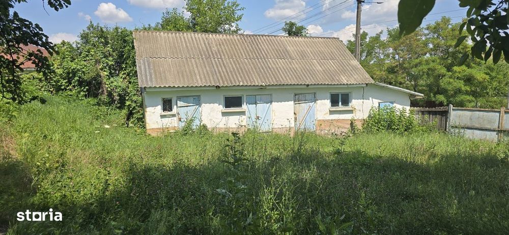 Teren cu casa bătrânească Horlești