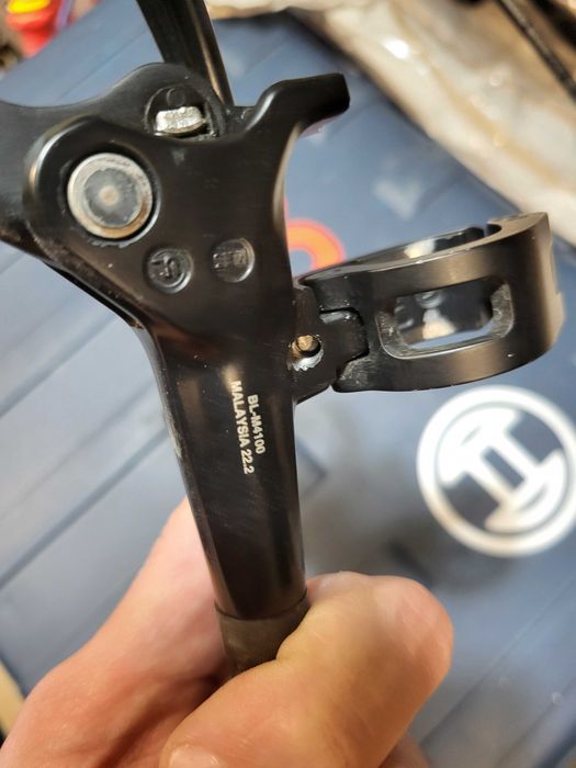 4 бутални спирачки комплект Shimano BL-M4100. Цената е крайна!