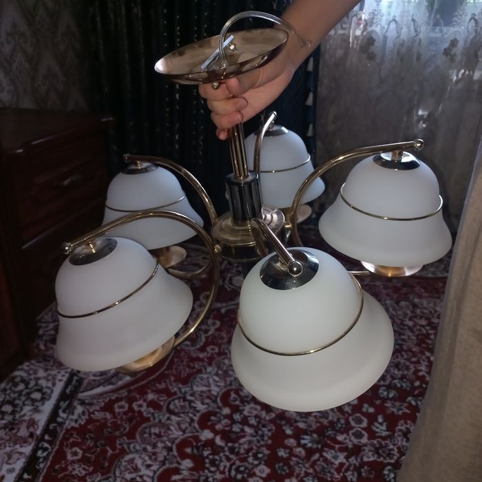 Lustre sotiladi 5ta plafonlik