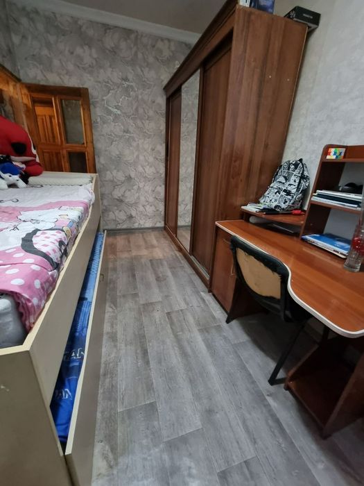 Срочно продаётся квартира 2/4/4