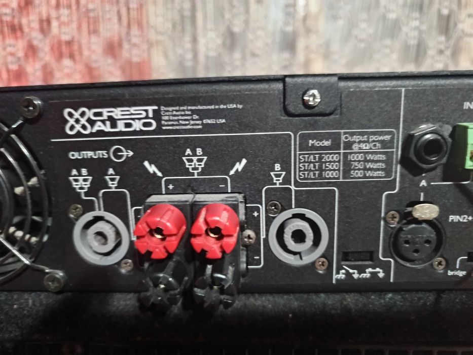 De vandzare amplificator crest audio st1500