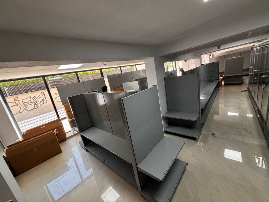 Stoc 5km rafturi de magazin second hand